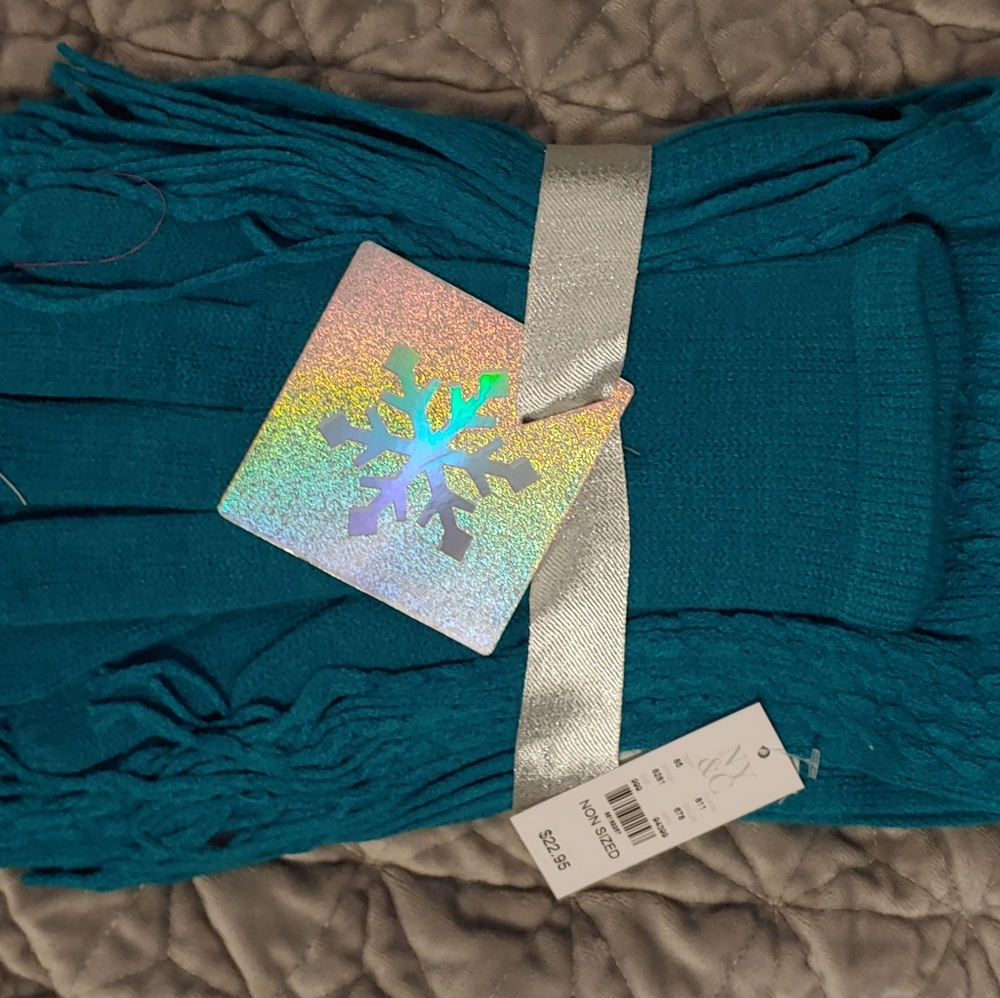 NWT New York & Company Scarf and Glove Set